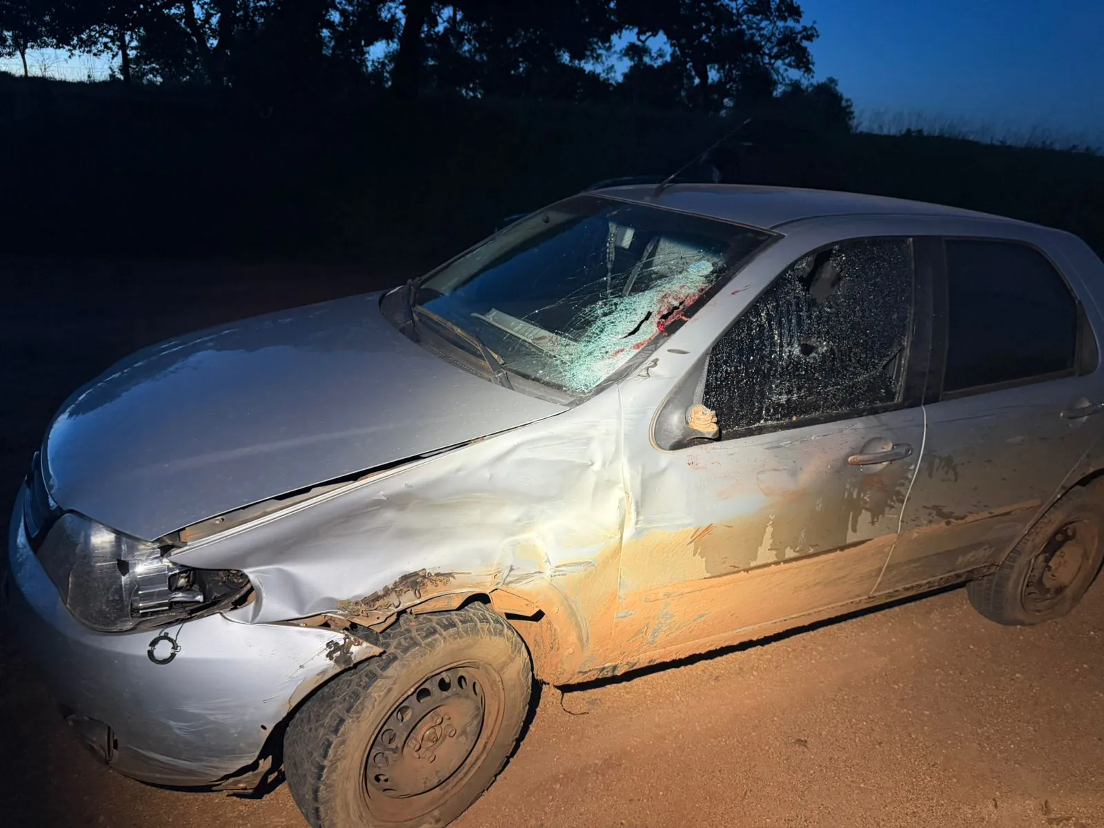 Motociclista sem CNH fica gravemente ferido após acidente em Bambuí