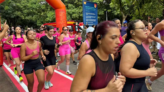 ‘Corrida Delas’ reúne 300 mulheres no Parque da Ilha