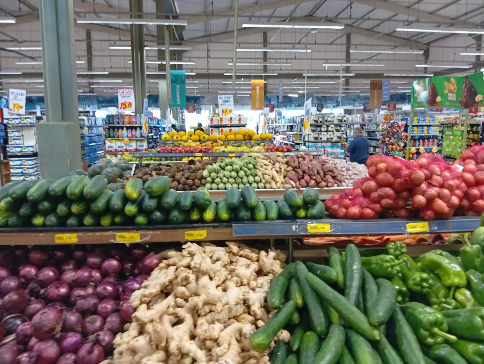 Inflação sobe 0,88% em março e pressiona itens essenciais