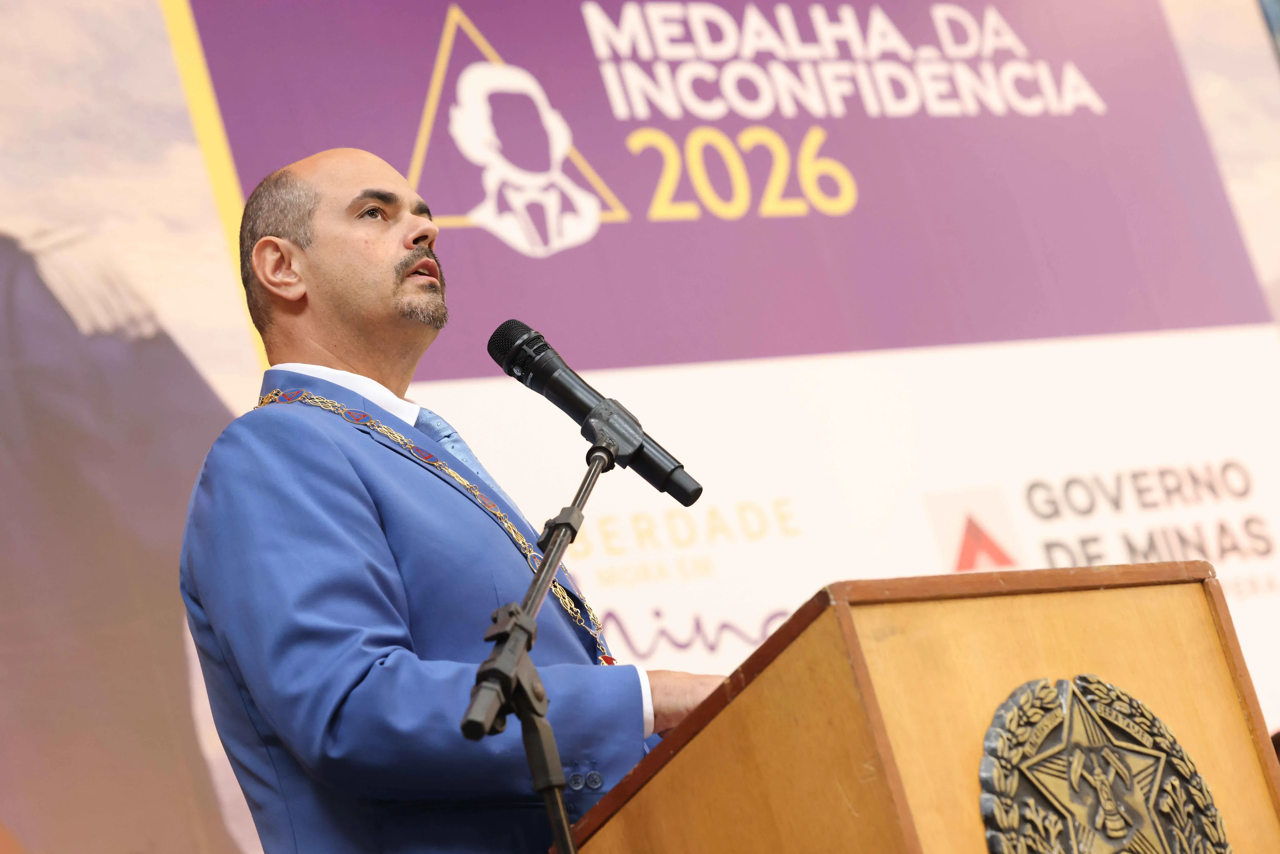 Troca de críticas expõe divisão sobre escolas cívico-militares em Minas