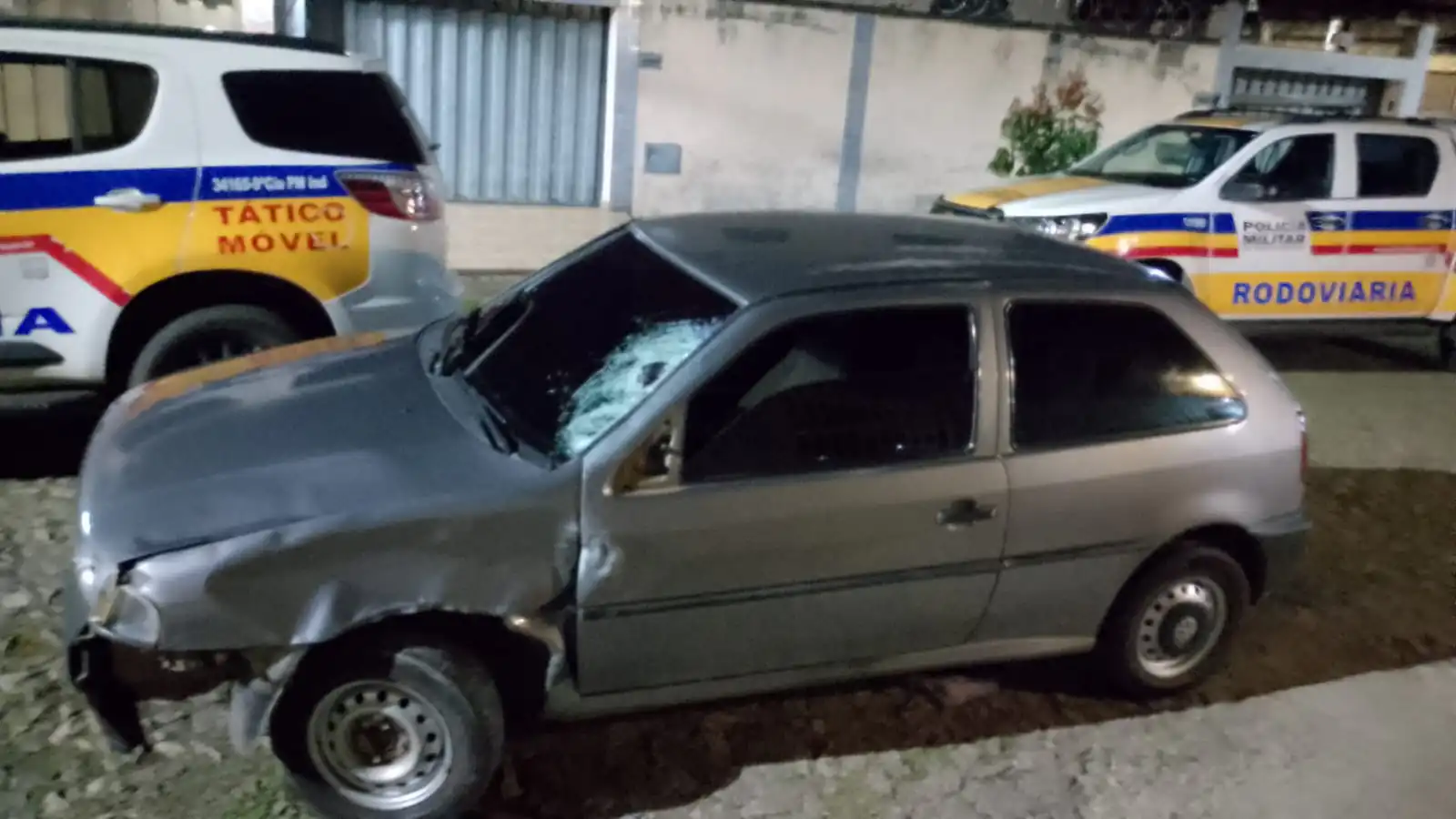 Acidente na MG-431 termina com jovem gravemente ferida e motorista preso