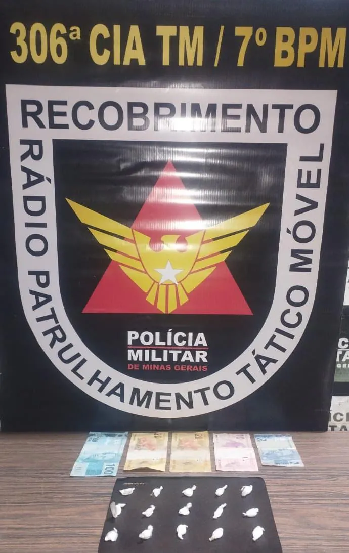 Adolescente é apreendido por tráfico de drogas no bairro Trevo em Pompéu