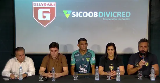 Com volta de João Paulo, Guarani apresenta nova comissão técnica