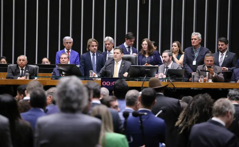 Congresso derruba veto de Lula ao PL da dosimetria