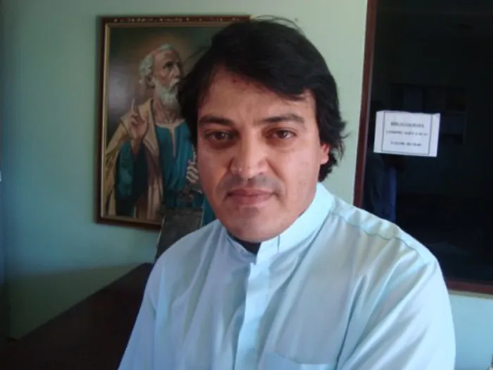 Padre José Renilson morre aos 54 anos após complicações de infarto