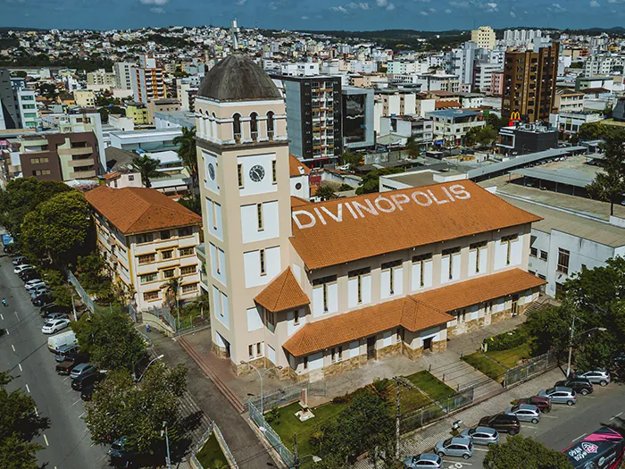 Santuário divulga nota de pesar após morte de idosa em escadaria em Divinópolis