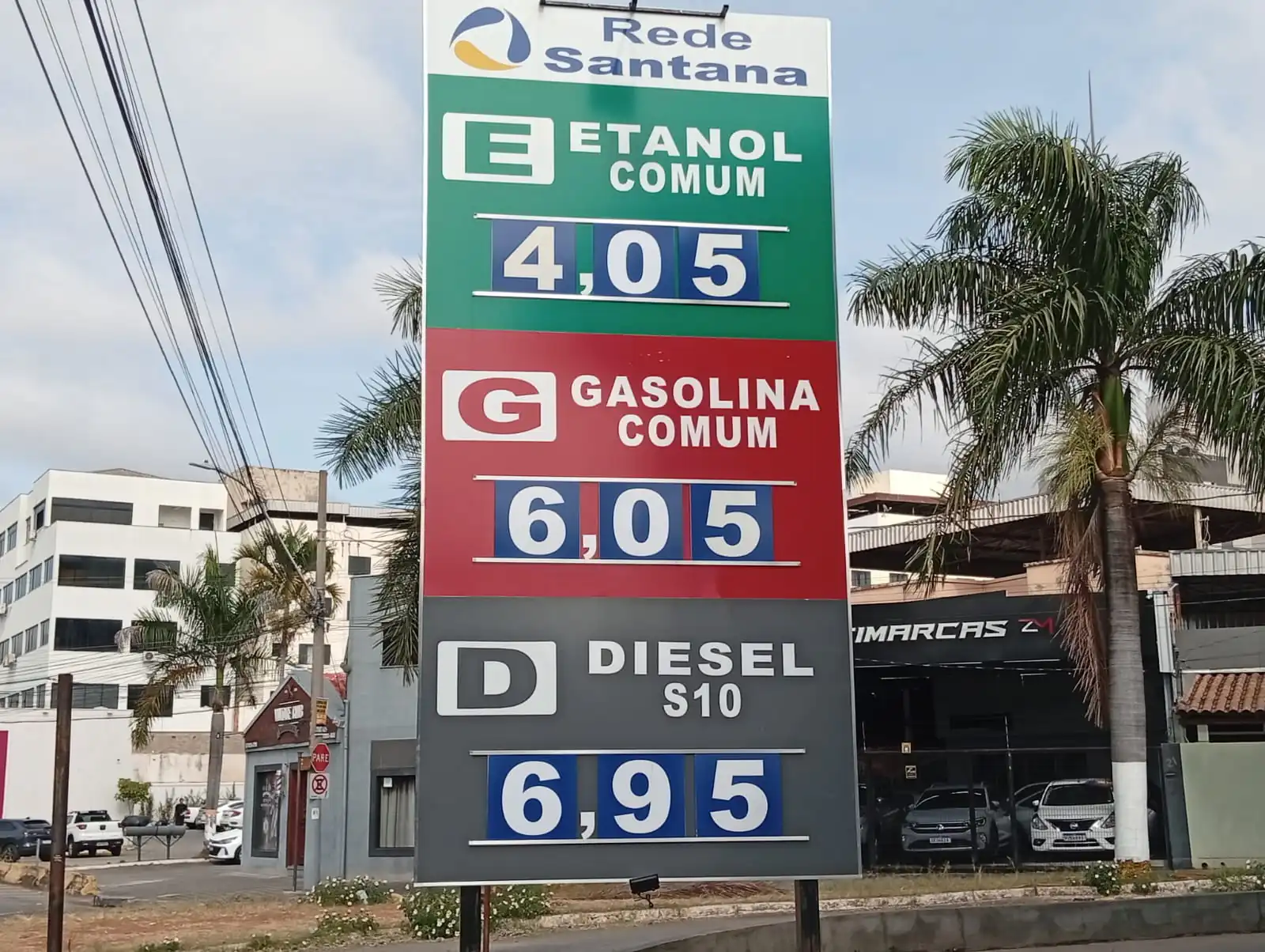 Divinópolis registra queda nos preços dos combustíveis