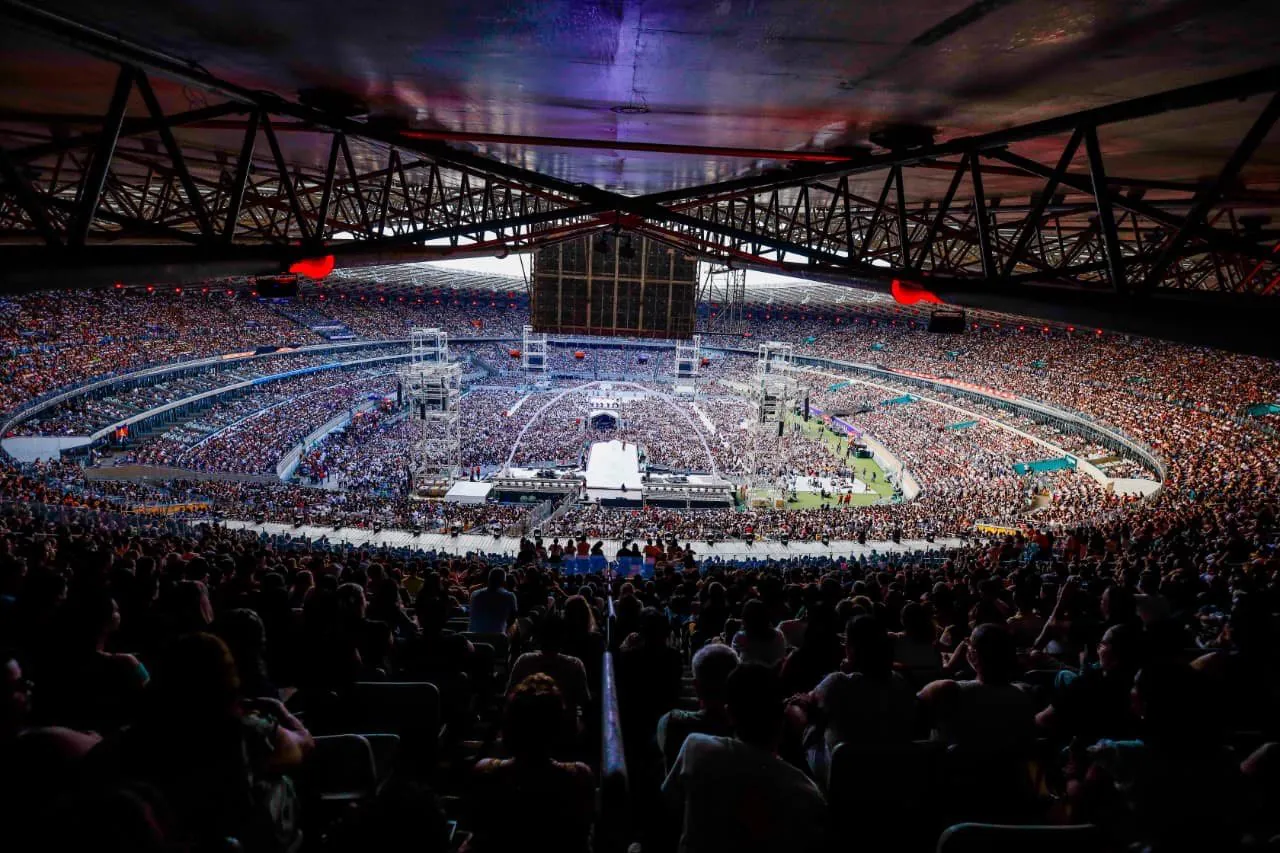 Evento católico com Frei Gilson reúne 75 mil pessoas e bate recorde de público no Mineirão