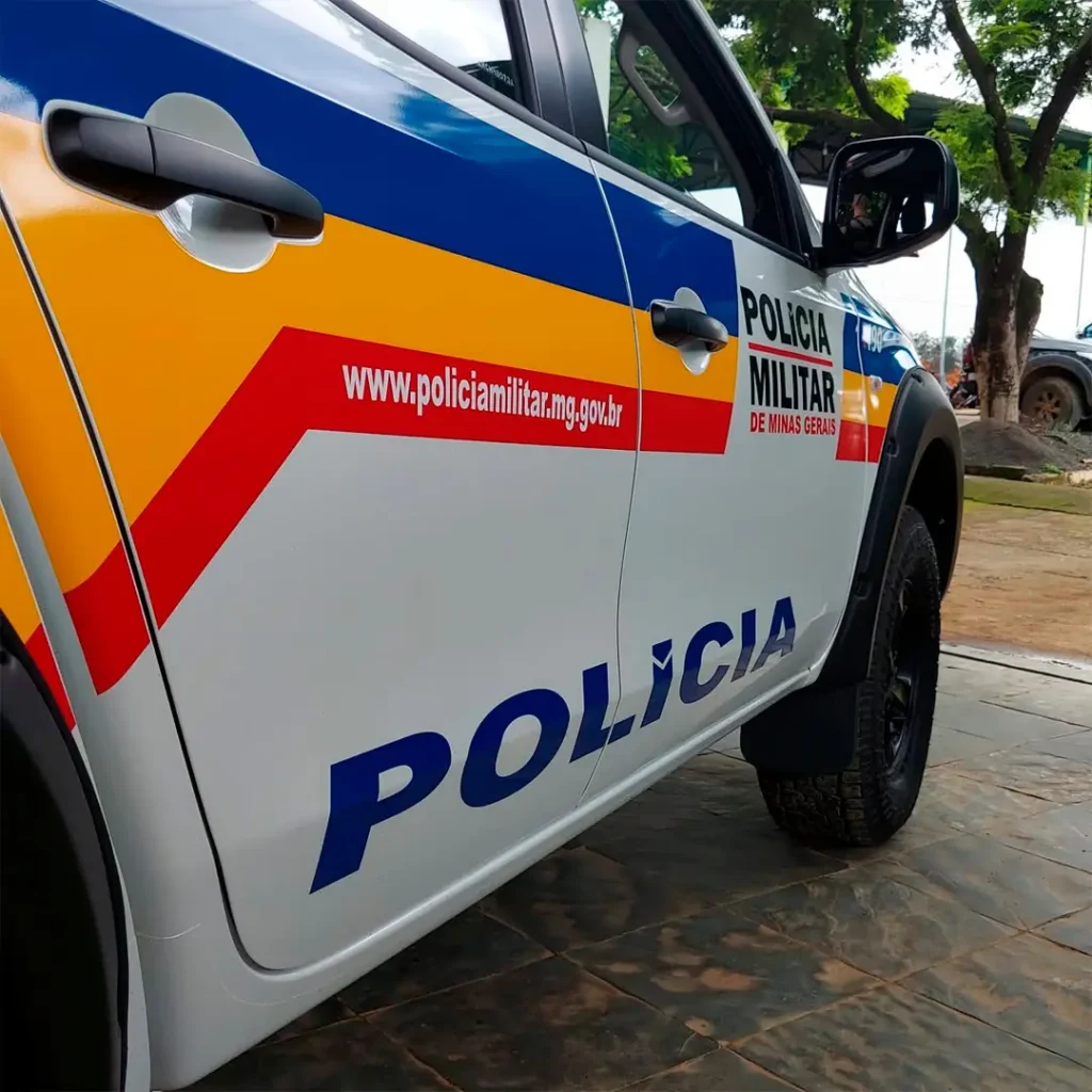 Homem é preso por extorsão após ameaçar mulher por dívida em Divinópolis