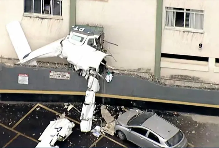 Avião que caiu em BH declarou emergência após decolagem; acidente deixou dois mortos e três feridos