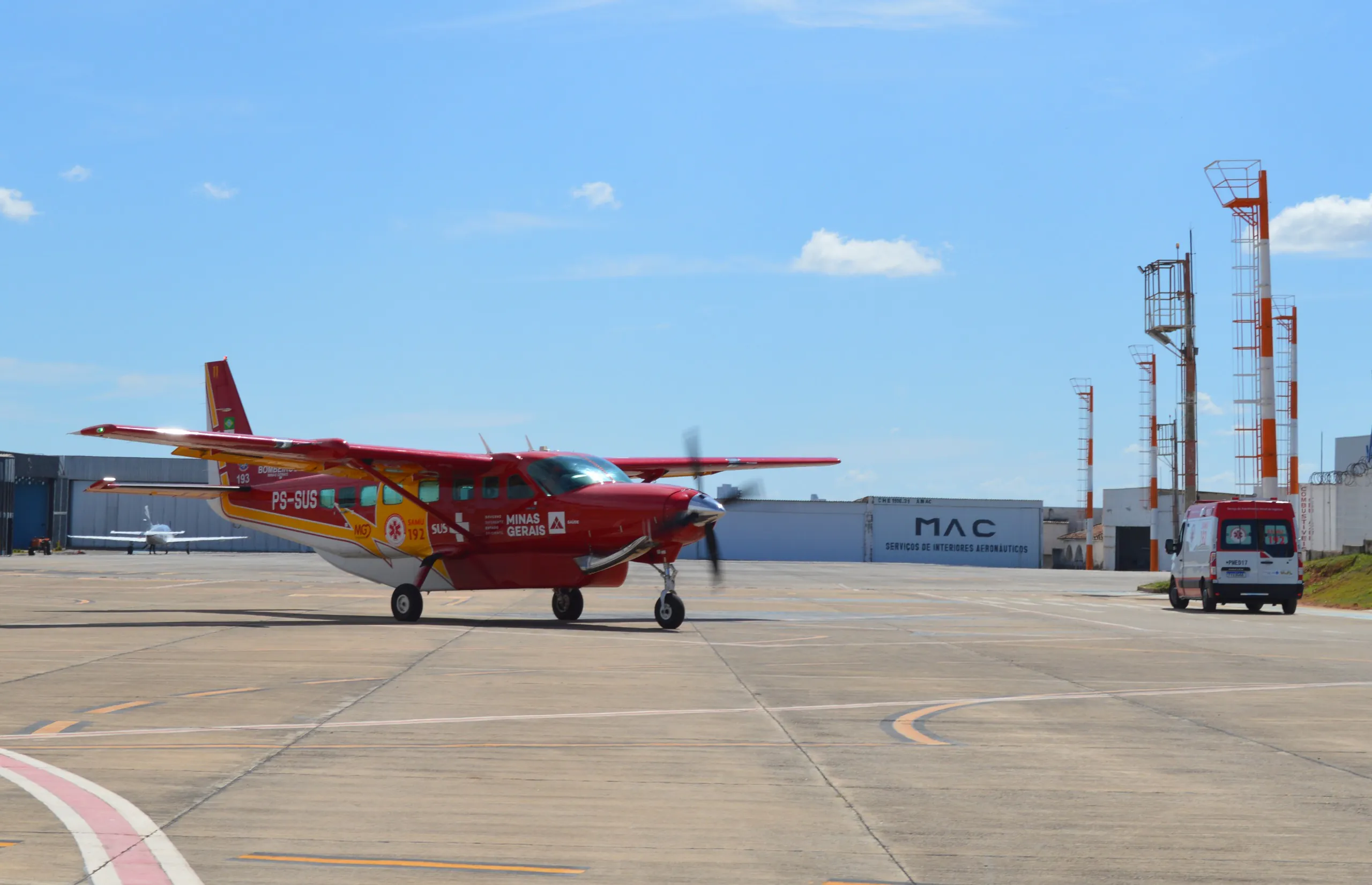 Bebê com desconforto respiratório é transferida de Divinópolis para Viçosa em avião