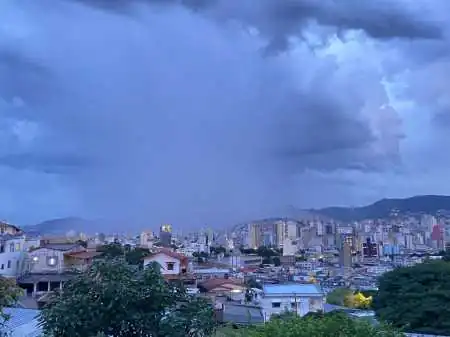 Tempestade com granizo pode atingir cerca de 40 cidades de Minas