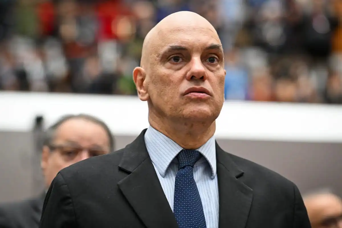 Justiça dos EUA autoriza citação de Alexandre de Moraes por e-mail em ação movida por empresas de Trump
