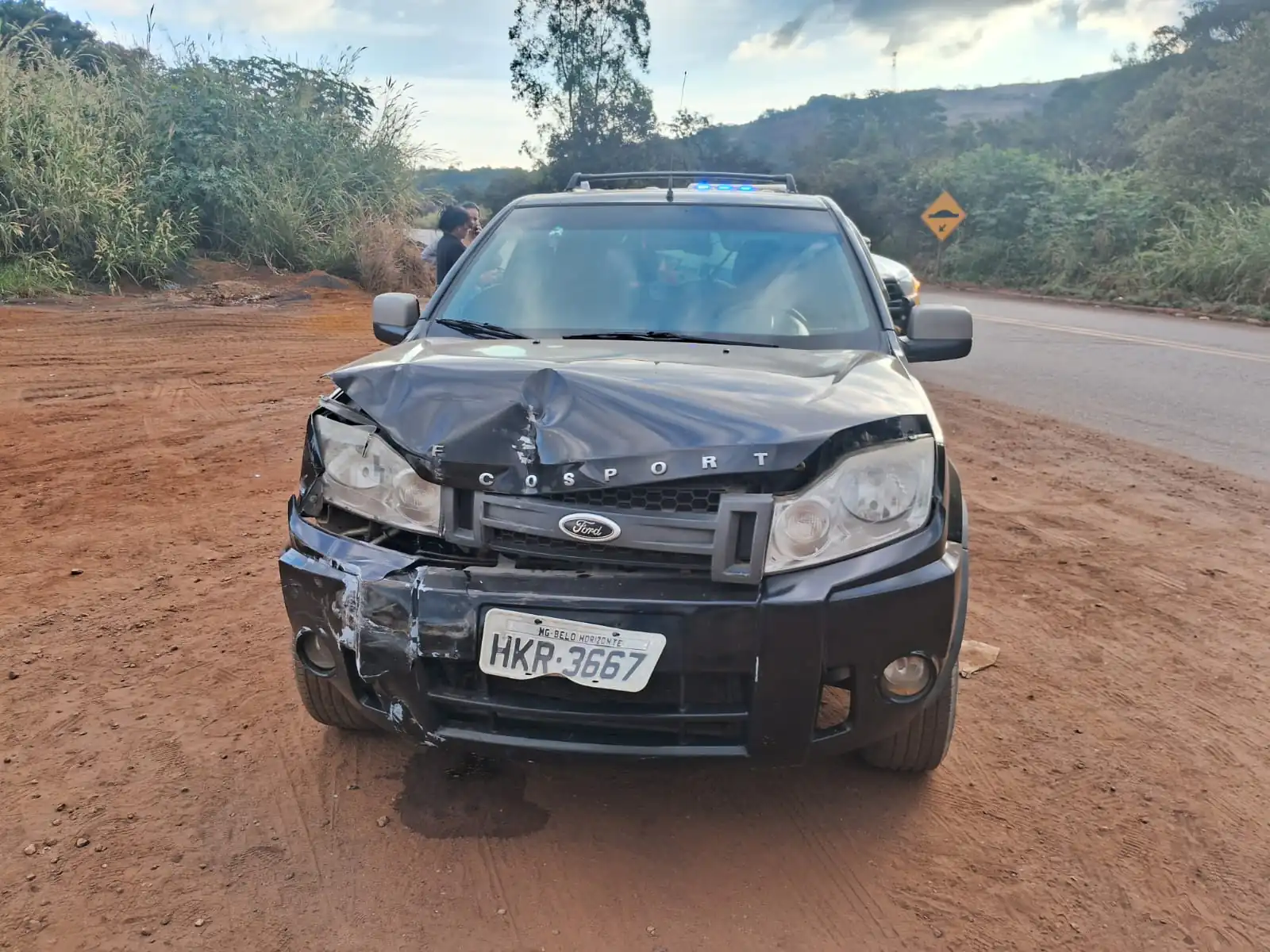 Colisão deixa passageira ferida na MG-431, em Itatiaiuçu