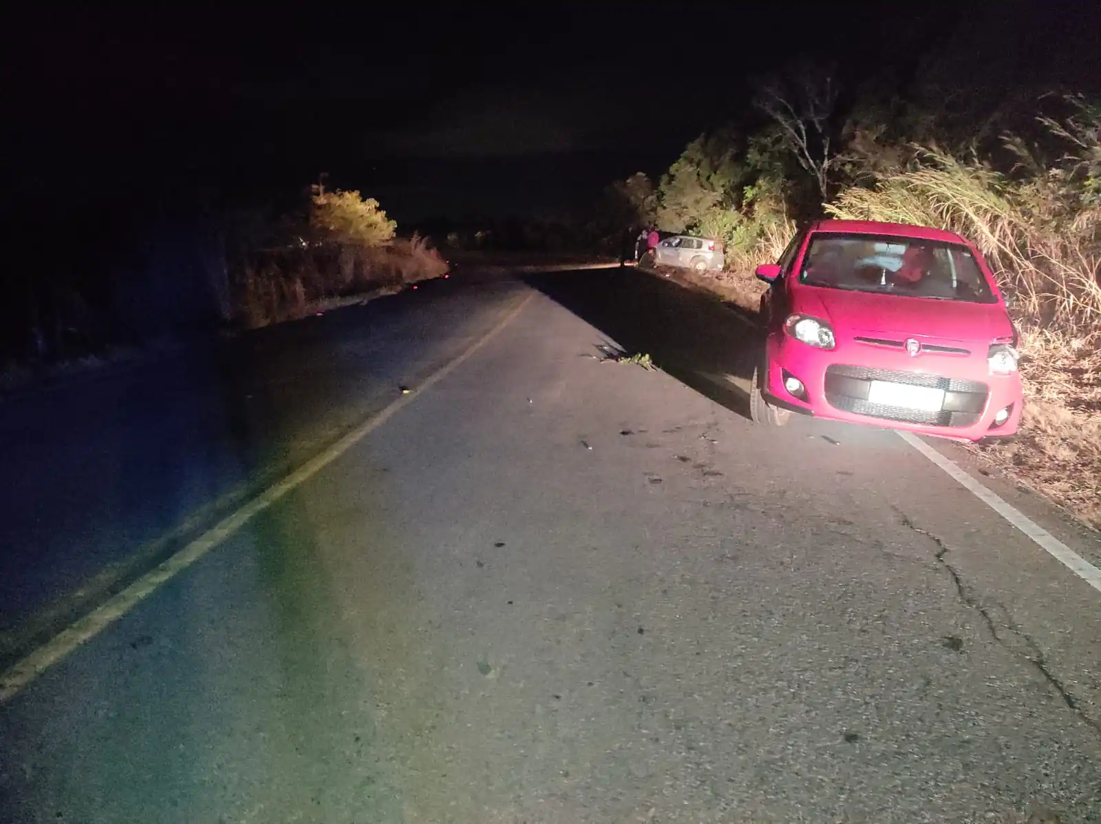 Motorista invade contramão e causa acidente na MG-260, em Cláudio