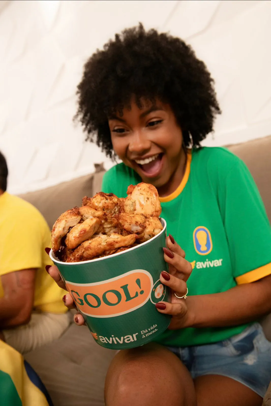 Avivar fortalece linha Frango no Balde com novas embalagens e campanha especial