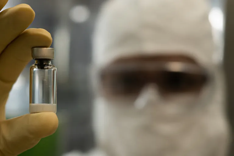 Anvisa autoriza produção nacional de vacina contra chikungunya 