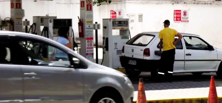 Dia Livre de Impostos acontece hoje com gasolina a R$ 3,64 em Divinópolis