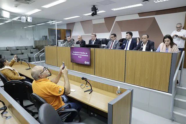 Ainda sem acordo, reforma da Previdência tem novo foco de tensão em Divinópolis