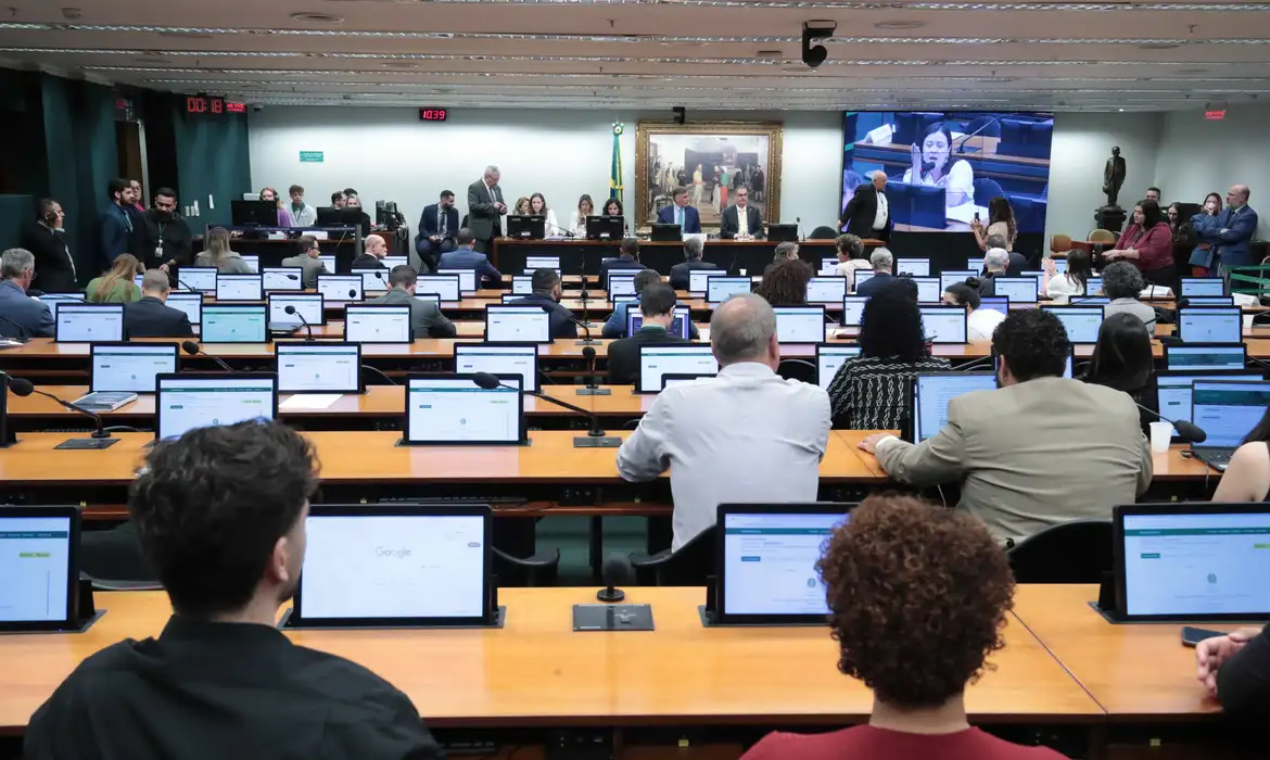 Maioridade penal: entenda os próximos passos da PEC após aprovação na CCJ 