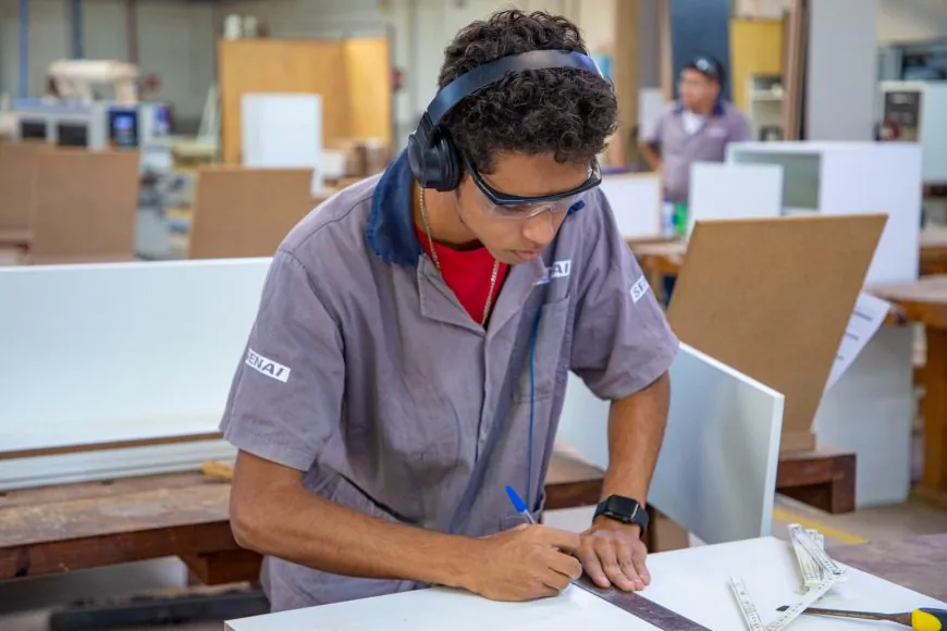 Mais de 90% de chance de emprego: o atrativo que está conquistando os jovens da Geração Z de MG 