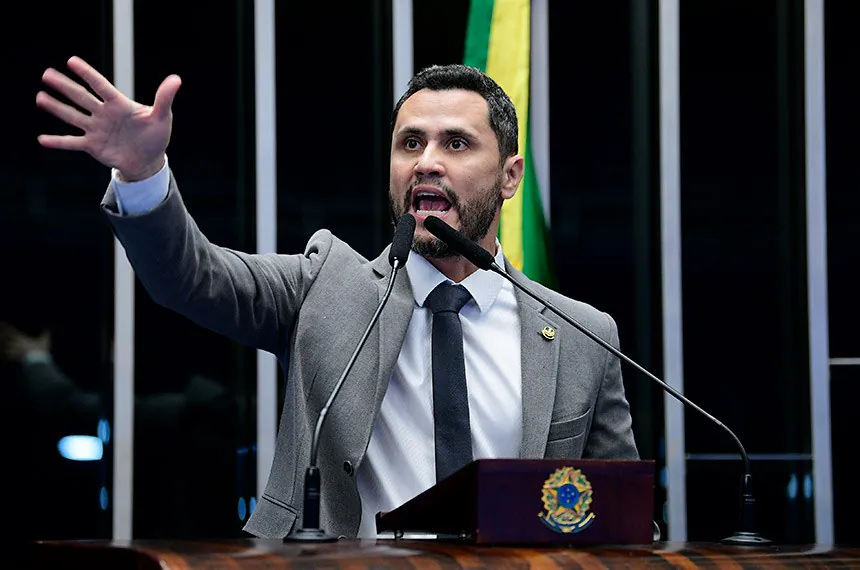 Cleitinho expõe atrito com cúpula do Republicanos e mantém indefinição 