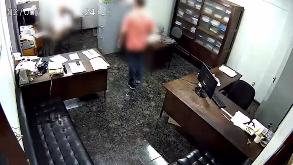 Homem é preso após ameaçar o pai com faca em escritório no Centro de Divinópolis