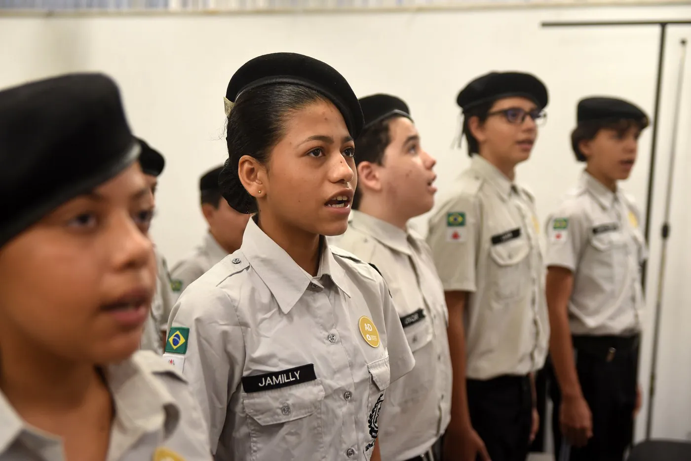 Decisão do TJMG mantém suspenso projeto de escolas cívico-militares