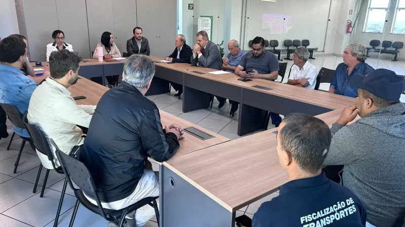 Prefeitura e TransOeste discutem falhas nos elevadores e manutenção da frota 