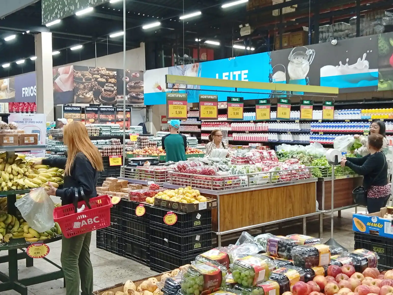 Consumo das famílias cresce nos supermercados de Minas