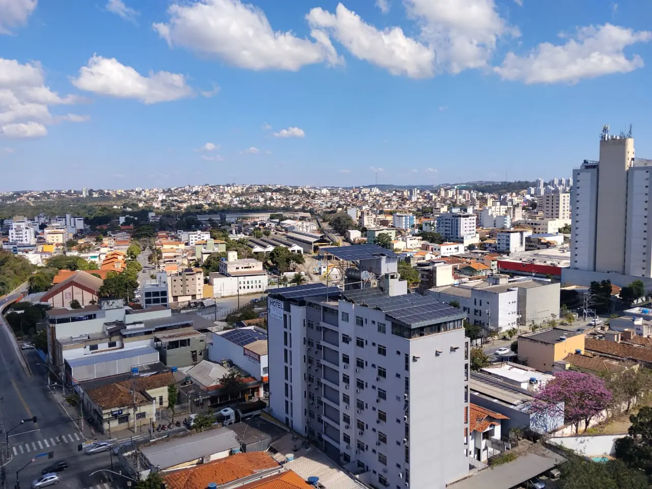 Sem previsão de chuva, sábado deve ser de sol e muitas nuvens em Divinópolis