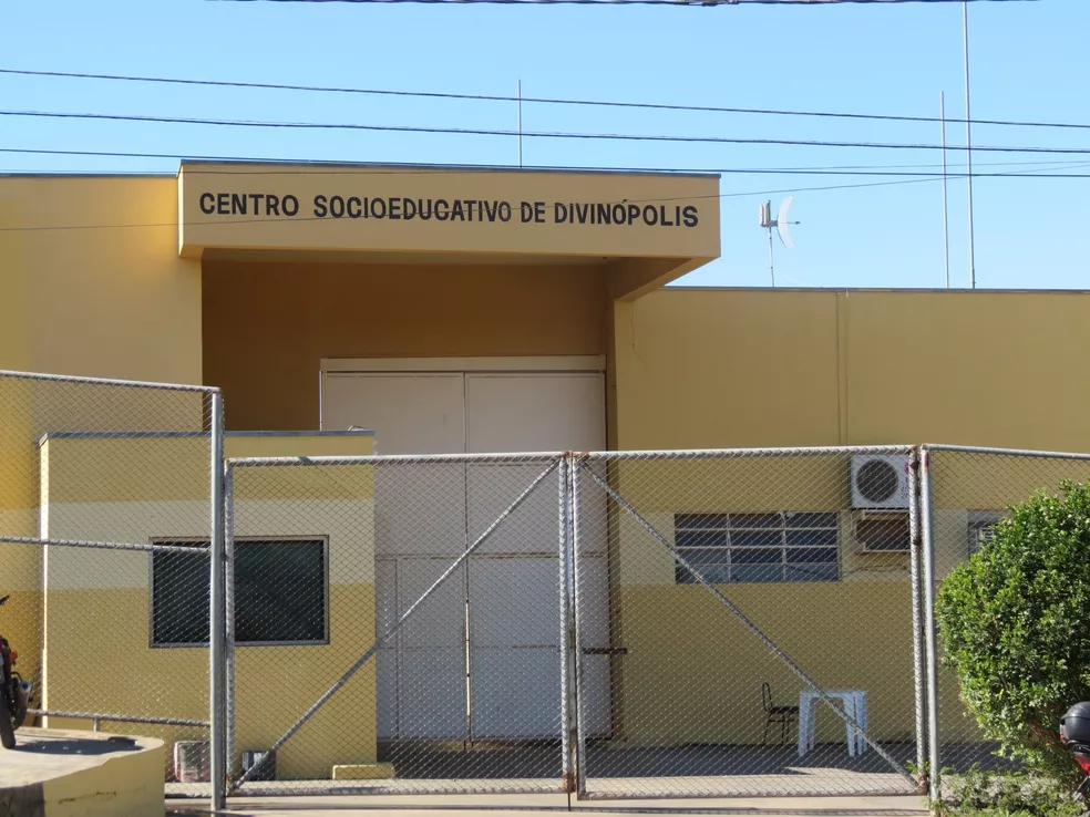 Agente fica ferido após confusão com adolescentes em unidade socioeducativa de Divinópolis